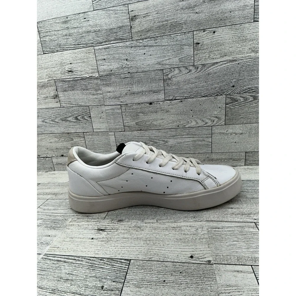Adidas Sleek White Gold Leather Casual Sneakers Womens 7‎